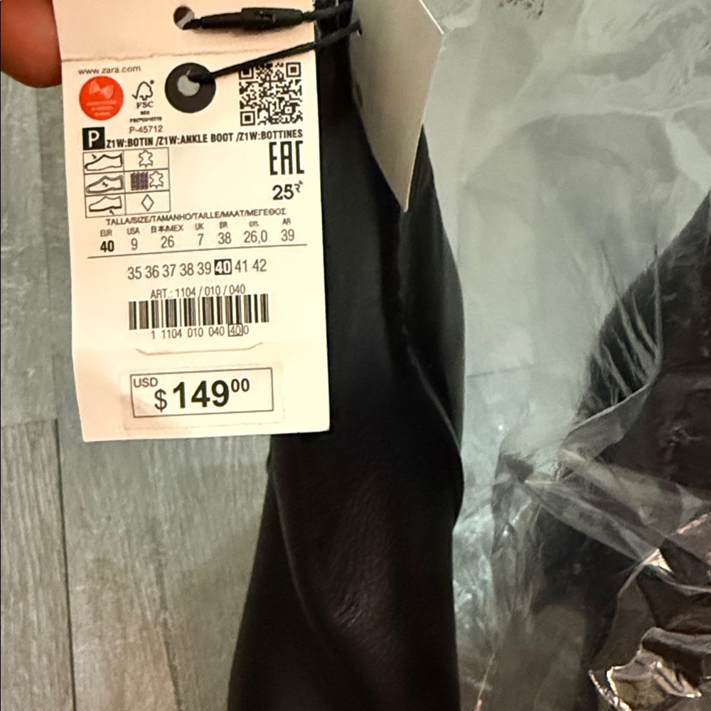 Zara Elegant Black Heeled Boots - Picture 2 of 4